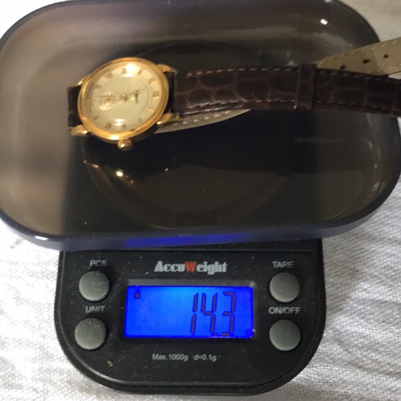 Tissot A220 Ladies Leather-band, water resistant 30m, mineral crystal watch. - Picture 14 of 16